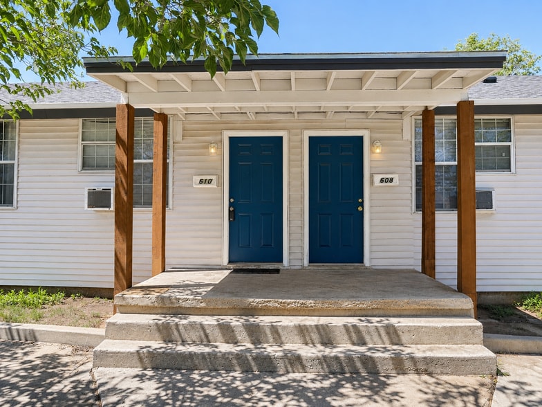 More Photos Of 2400 College Ave, Midland Apartments For Lease