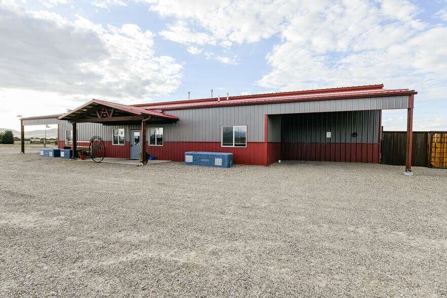 More Photos Of 40 Taylor dr, Dillon Industrial For Sale