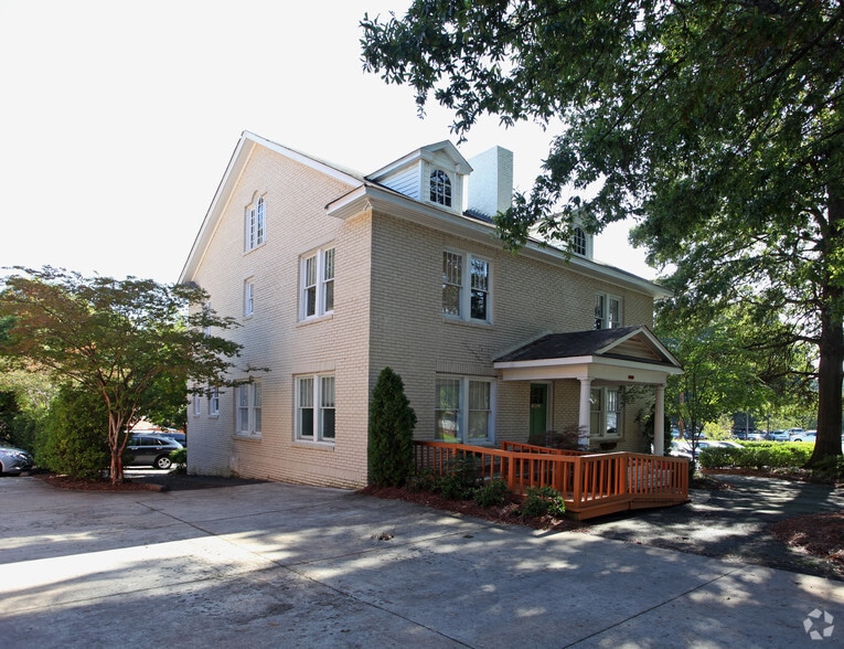 More Photos Of 1819 East Blvd, Charlotte Office For Lease