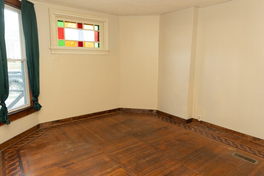 More Photos Of 125 E Main St, Titusville Apartments For Sale