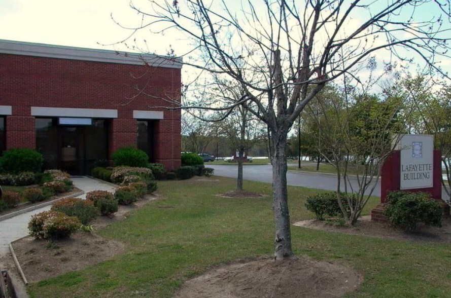 More Photos Of 8001 Chatham Center Dr, Savannah Office For Lease