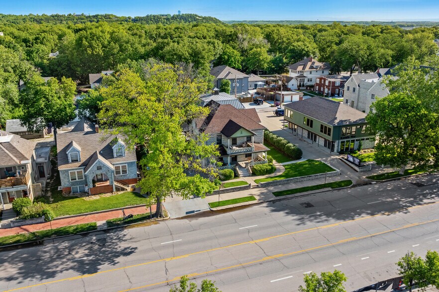 More Photos Of 720 Poyntz Ave, Manhattan Office For Sale