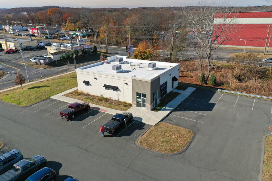 More Photos Of 800 N Colony Rd, Wallingford Freestanding For Sale