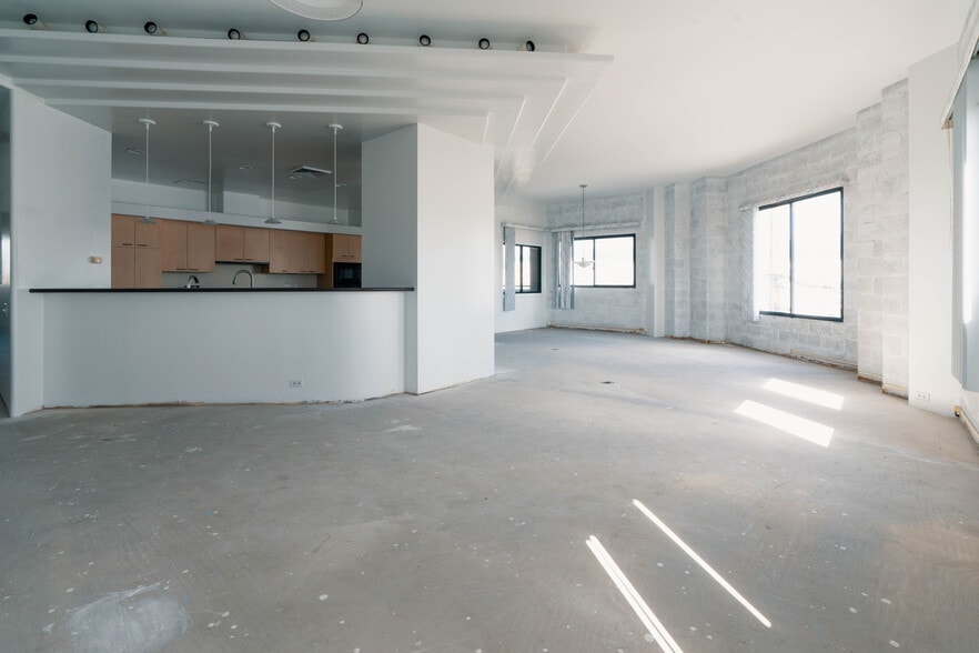 More Photos Of 1709 Kalani St, Honolulu Freestanding For Sale