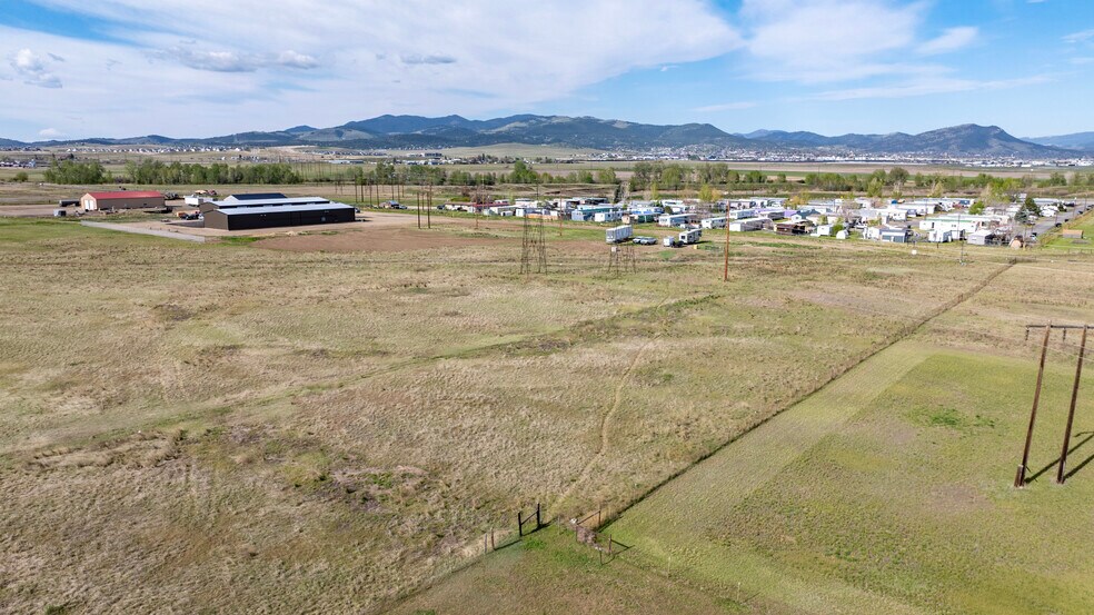 More Photos Of 2721 Wylie Dr, East Helena Flex For Sale