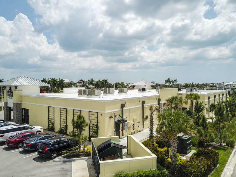 More Photos Of 4525 Thomasson Dr, Naples Storefront Retail Office For Sale