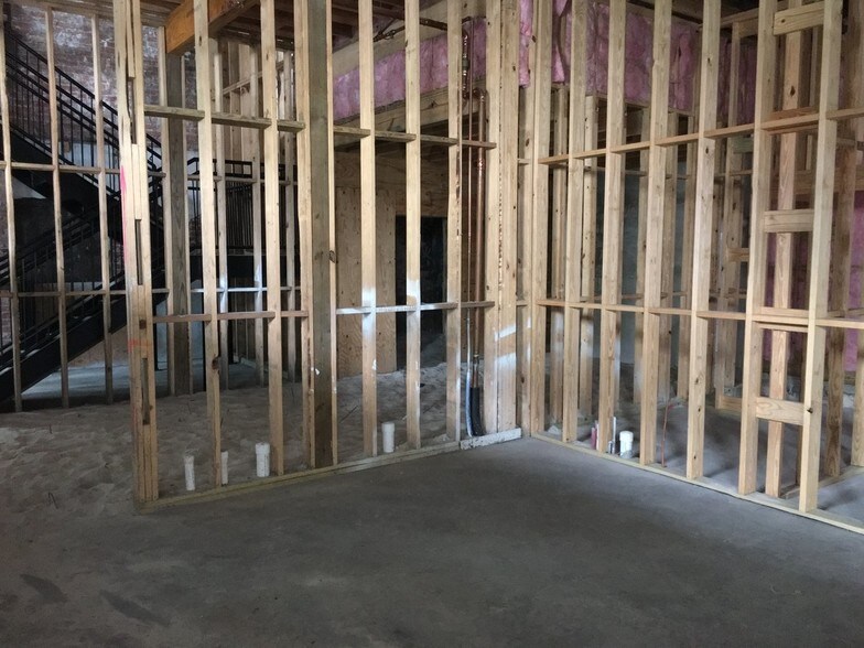 More Photos Of 801 Frenchmen St, New Orleans Restaurant For Lease