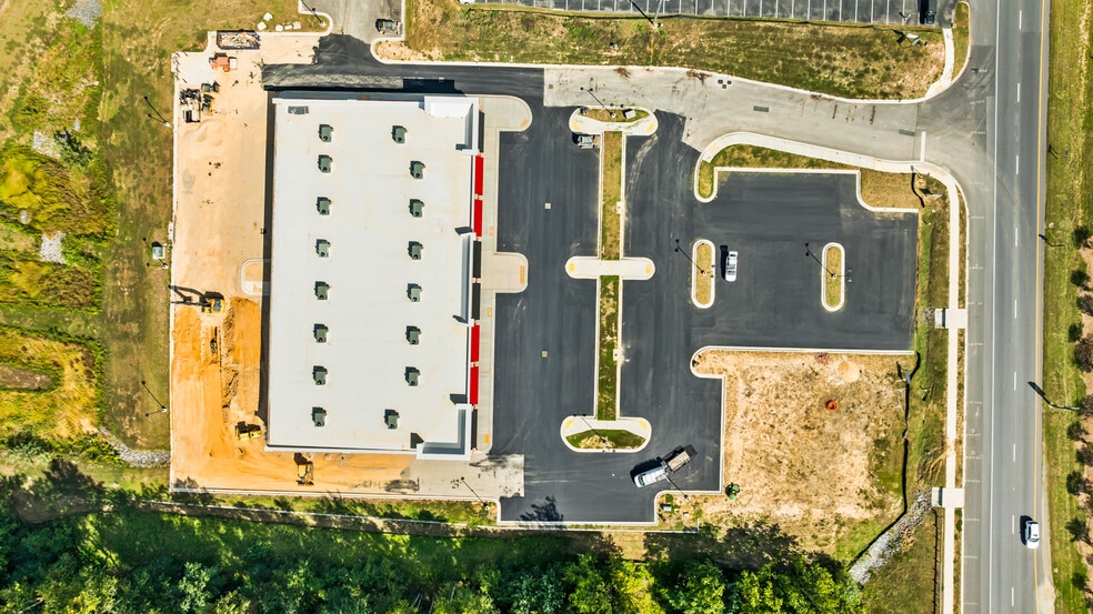 More Photos Of 6565 Crain Hwy, La Plata General Retail For Lease