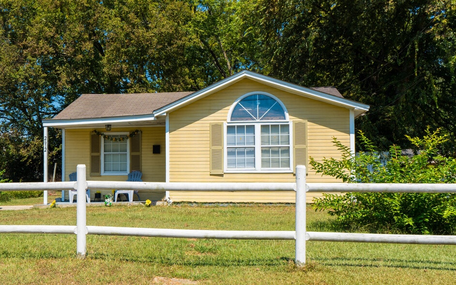 More Photos Of , Montgomery Specialty For Sale