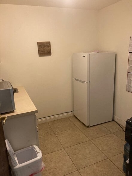 More Photos Of 4848 Colt St, Ventura Manufacturing For Sale