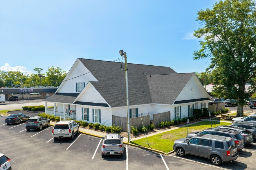 More Photos Of 22193 Highway 59 S, Robertsdale Office For Lease