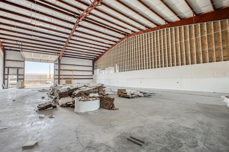 More Photos Of 10100 Railroad Dr., El Paso Warehouse For Lease