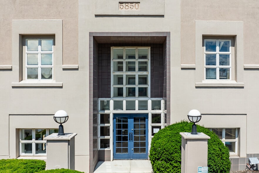 More Photos Of 5850 Ellsworth Ave, Pittsburgh Loft Creative Space For Lease