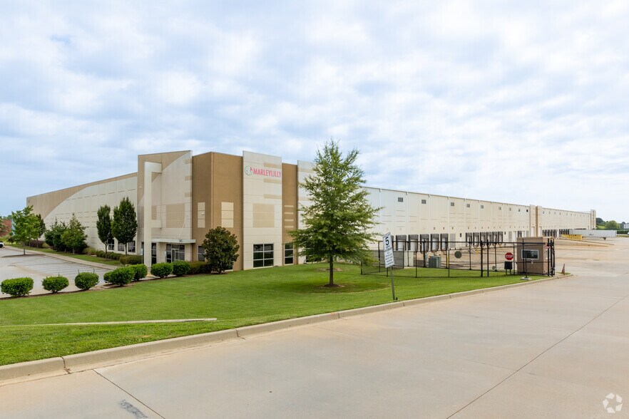 More Photos Of 545 Brookshire Rd, Greer Warehouse For Lease