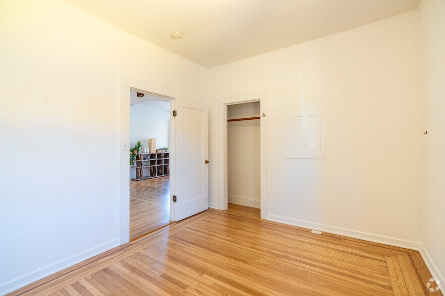 More Photos Of 611 1st St, Napa Storefront Retail Office For Sale