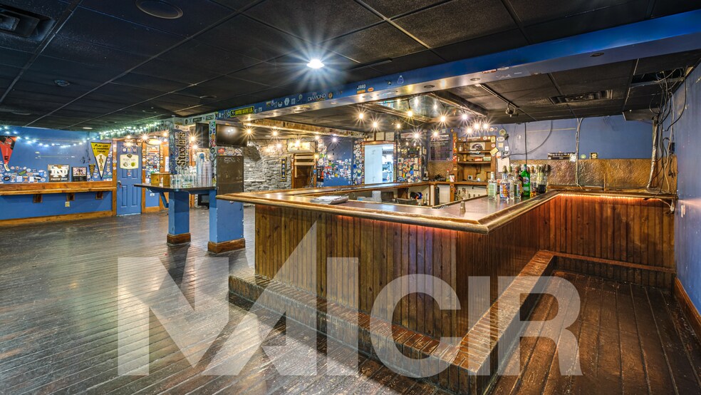 More Photos Of 104 Market St, Enola Bar For Lease