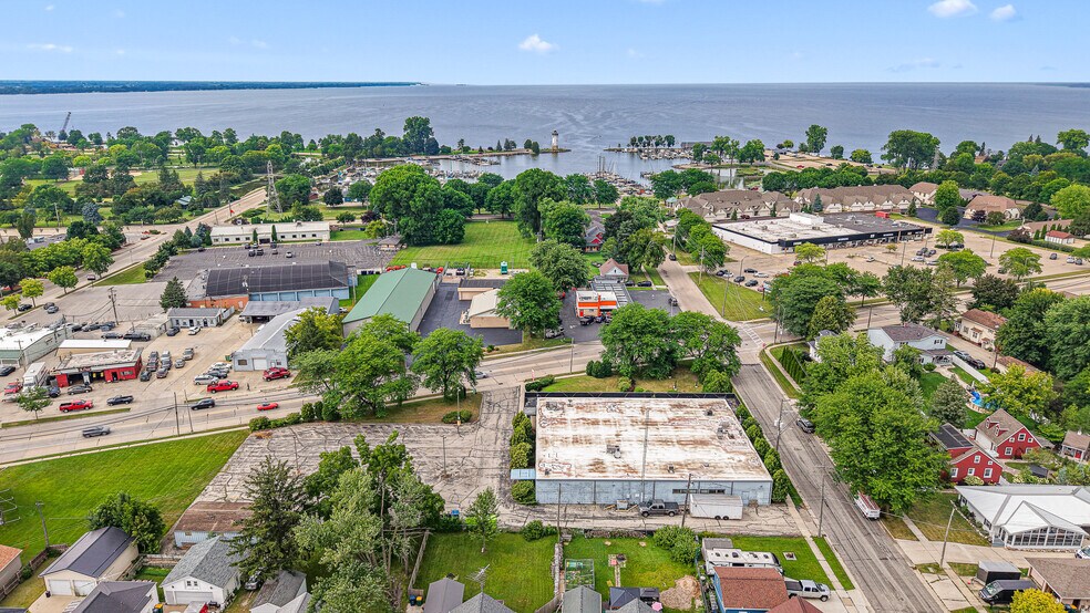 More Photos Of 254 Winnebago Dr, Fond Du Lac Office For Sale