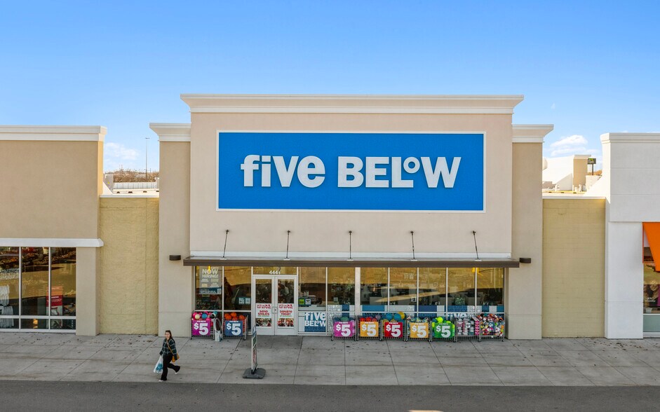 More Photos Of 4411 W Wisconsin Ave, Appleton Freestanding For Sale