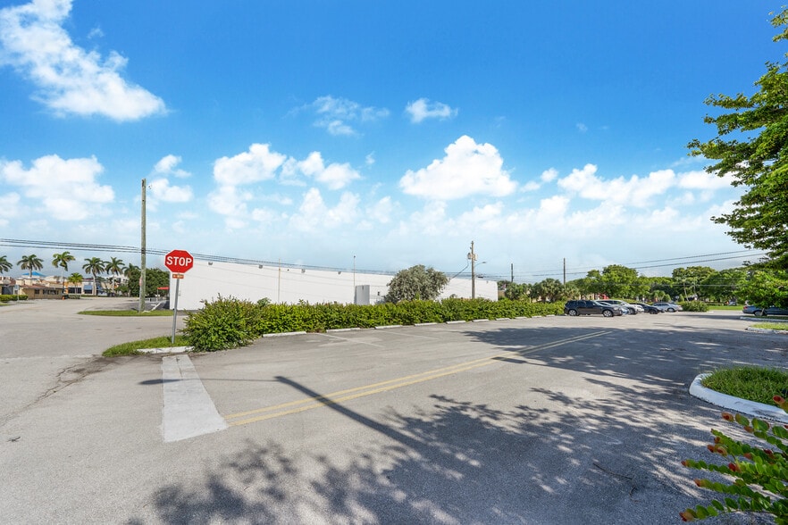 More Photos Of 2200 N Federal Hwy, Pompano Beach Bowling Alley For Sale