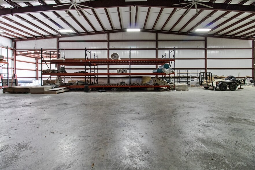 More Photos Of 7910 N Hwy 146, Baytown Showroom For Lease