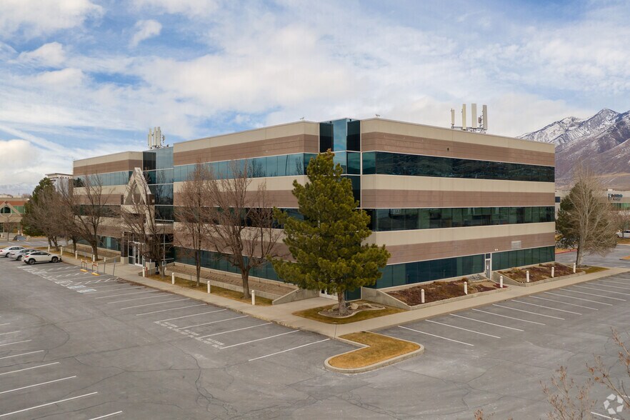 More Photos Of 66 E Wadsworth Park Dr, Draper Office For Lease