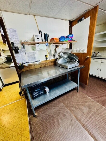 More Photos Of 4166 U.S. 40 hwy, Claysville Restaurant For Sale