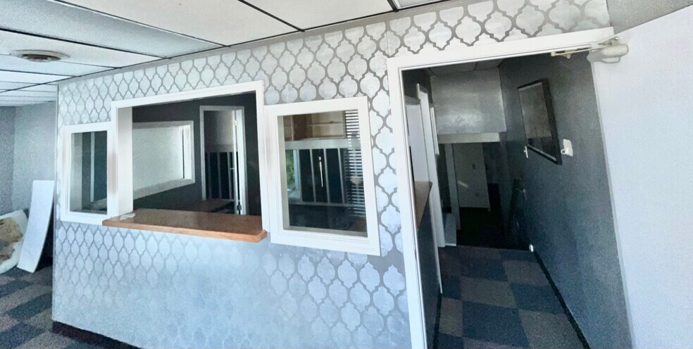 More Photos Of 191 S US 31, Greenwood Freestanding For Lease