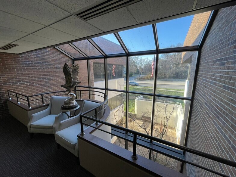 More Photos Of 8500 Shawnee Mission Pky, Merriam Office For Lease