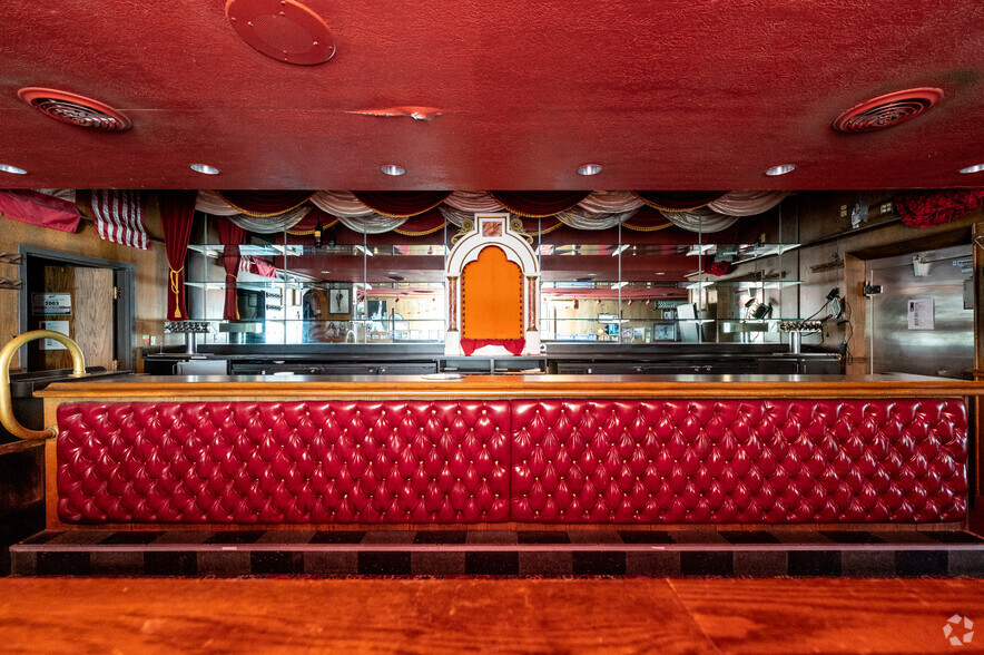 More Photos Of 6045 E 86th St, Indianapolis Restaurant For Lease