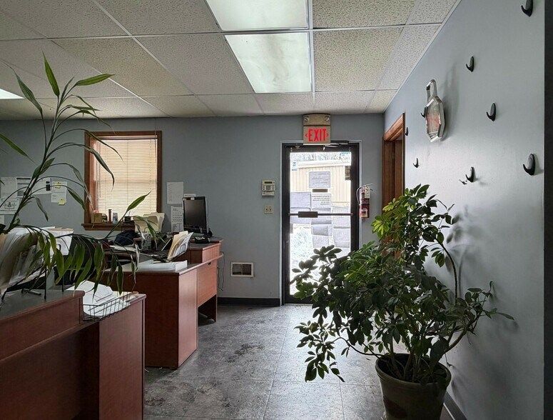More Photos Of 200 N 1st St, Stroudsburg Warehouse For Lease