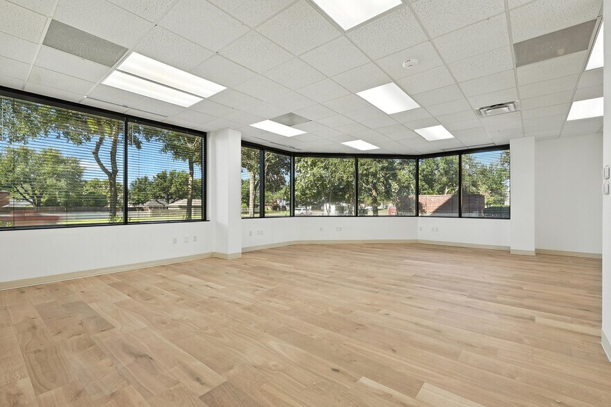 More Photos Of 1100 W Campbell Rd, Richardson Office For Sale