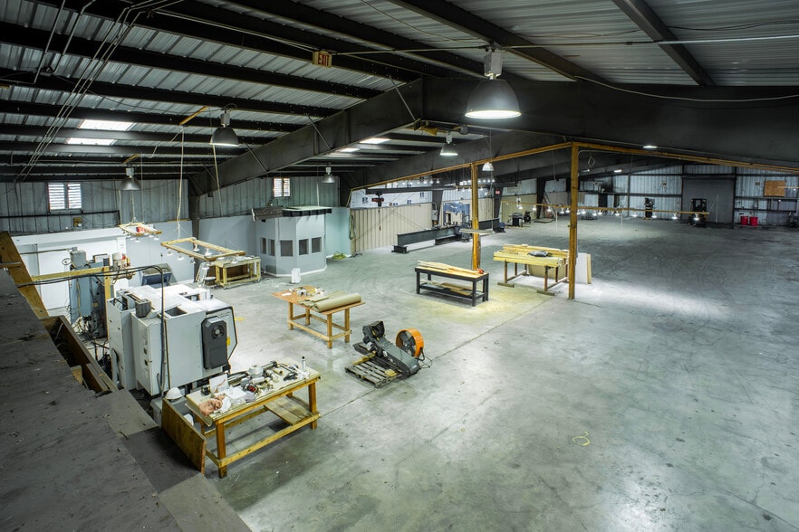 More Photos Of 910 Brenda St, Houston Warehouse For Sale