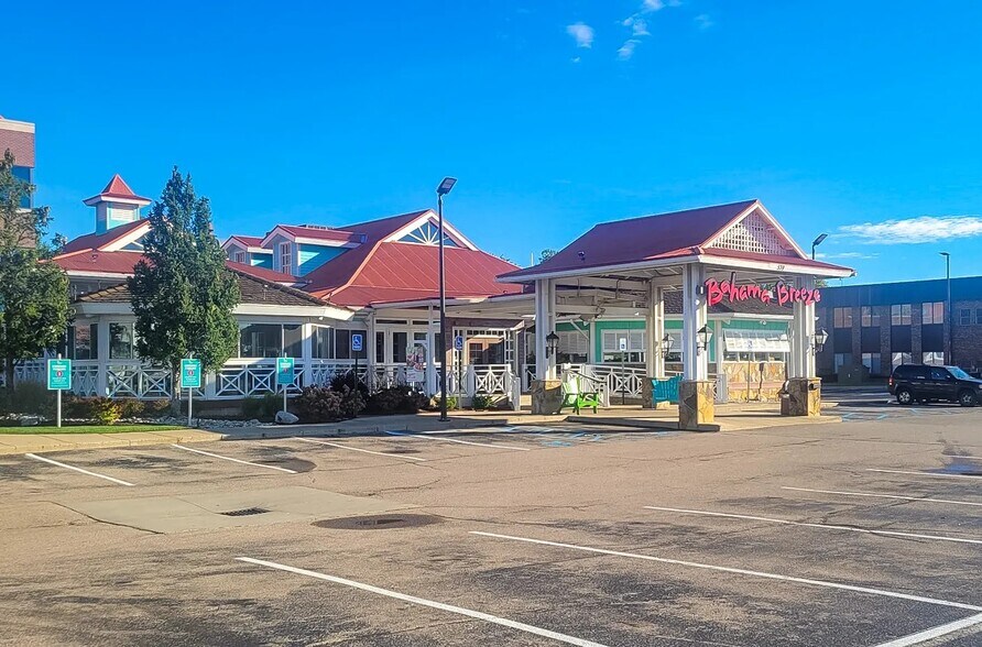 More Photos Of 539 E Big Beaver Rd, Troy Restaurant For Sale