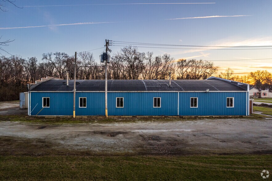 More Photos Of 1100 N Main St, Fostoria Warehouse For Sale