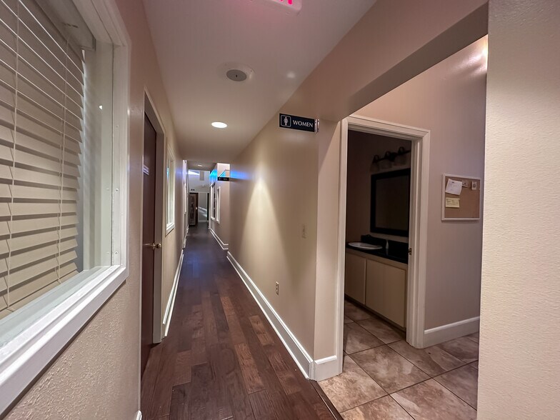 More Photos Of 1102 S Florida Ave, Lakeland Office For Lease