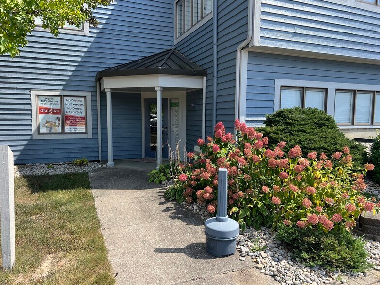 More Photos Of 1010 Ohio Pike, Cincinnati Medical For Sale