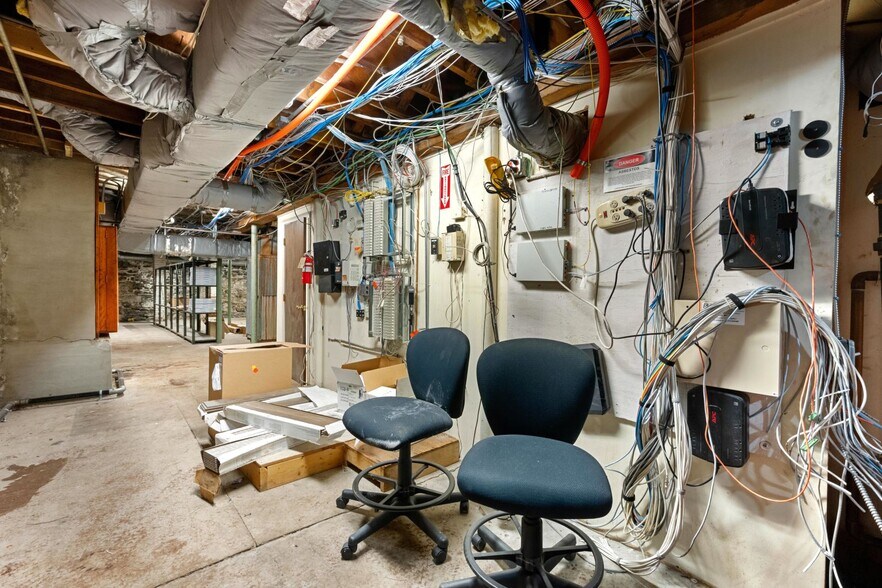 More Photos Of 1847-1855 Massachusetts Ave, Cambridge General Retail For Sale