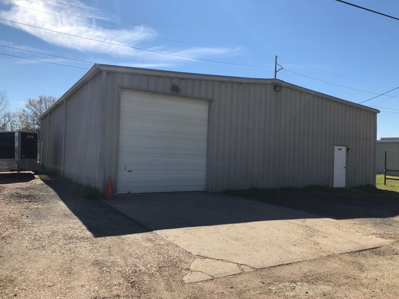 Primary Photo Of 5820 N Commerce Plz, Jackson Light Distribution For Lease