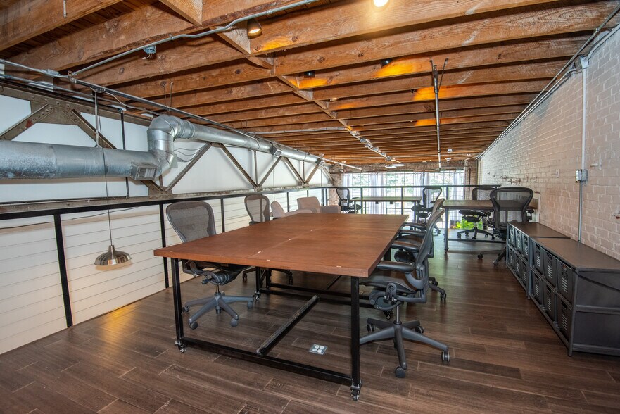 More Photos Of 887 W Marietta St NW, Atlanta Loft Creative Space For Lease
