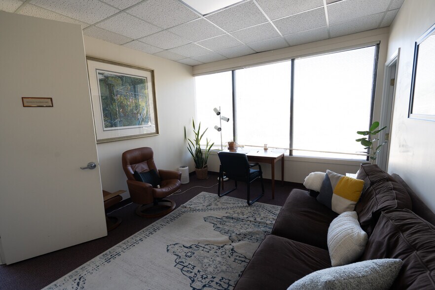 More Photos Of 24 Professional Center Pky, San Rafael Medical For Sale