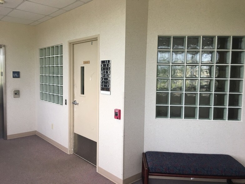 More Photos Of 1312 Professional Blvd, Evansville Medical For Sale