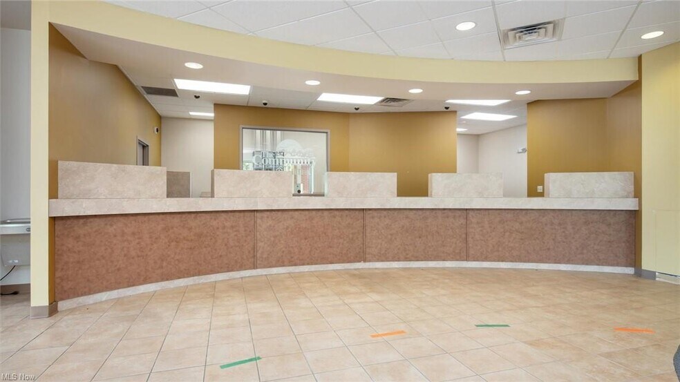 More Photos Of 61246 Southgate Rd, Cambridge Medical For Sale