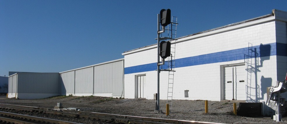 More Photos Of 87 Shawnee Ave, Kansas City Warehouse For Lease