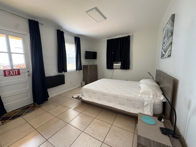 More Photos Of 300 Georgia St, Hollywood Apartments For Sale