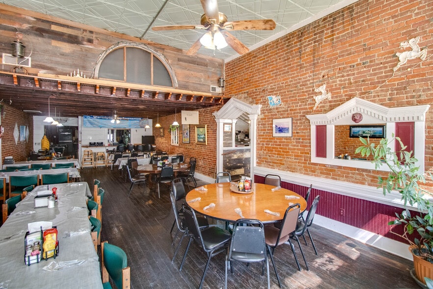 More Photos Of 223 N Pearl St, Waverly Restaurant For Sale
