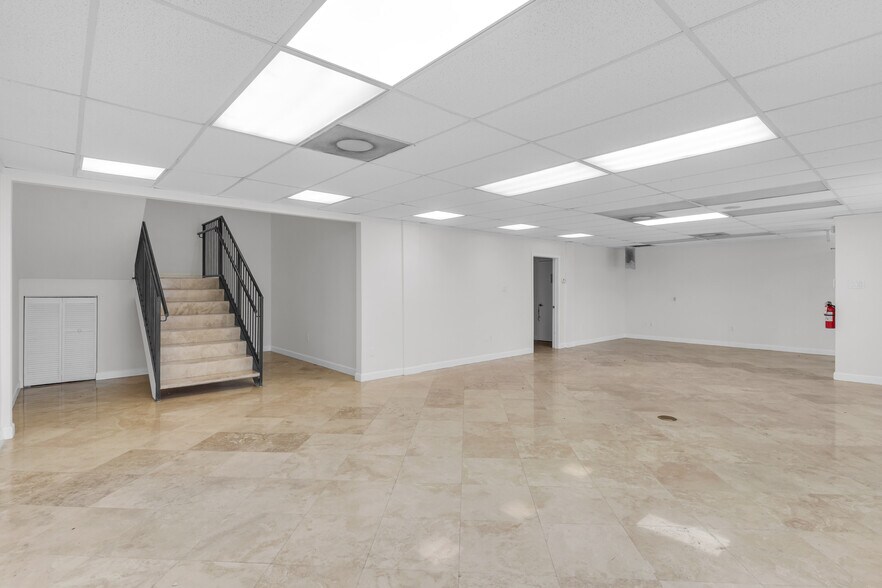 More Photos Of 8200-8358 NW 30th Ter, Doral Warehouse For Lease