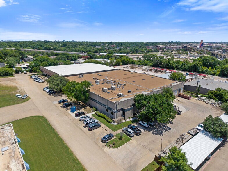 More Photos Of 1408 Vinylex Dr, Carrollton Distribution For Lease