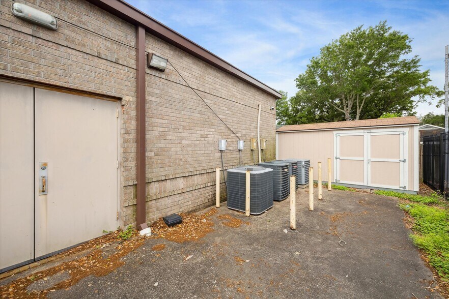 More Photos Of 718 FM 1959 Rd, Houston Medical For Sale