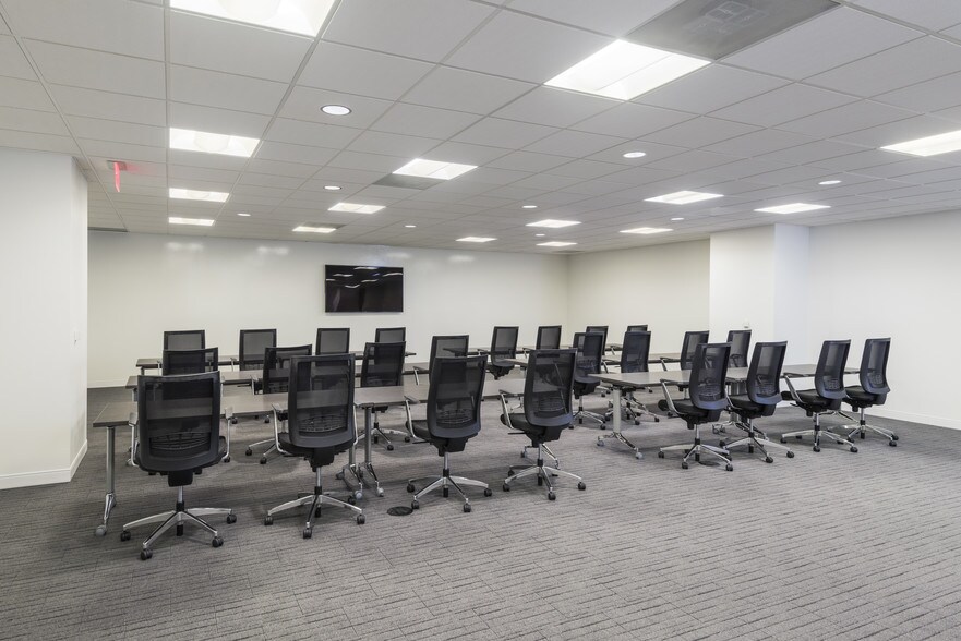 More Photos Of 6191 N State Highway 161, Irving Office For Lease