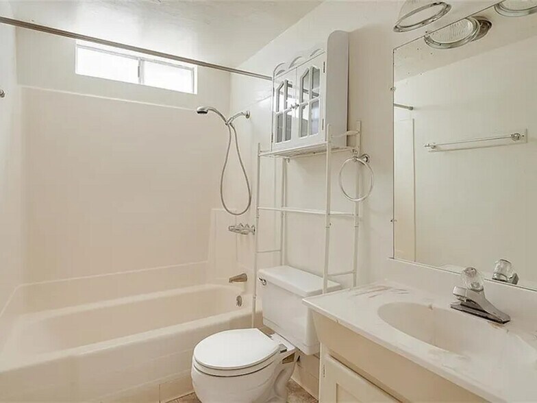 More Photos Of 1017 Greenway Dr, Big Bear City Multifamily For Sale